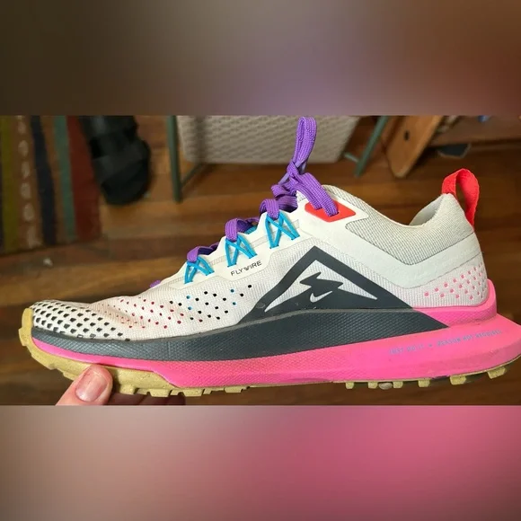Nike Women's Pegasus 4 Trail Running Shoes - 8 - Picture 2 of 10